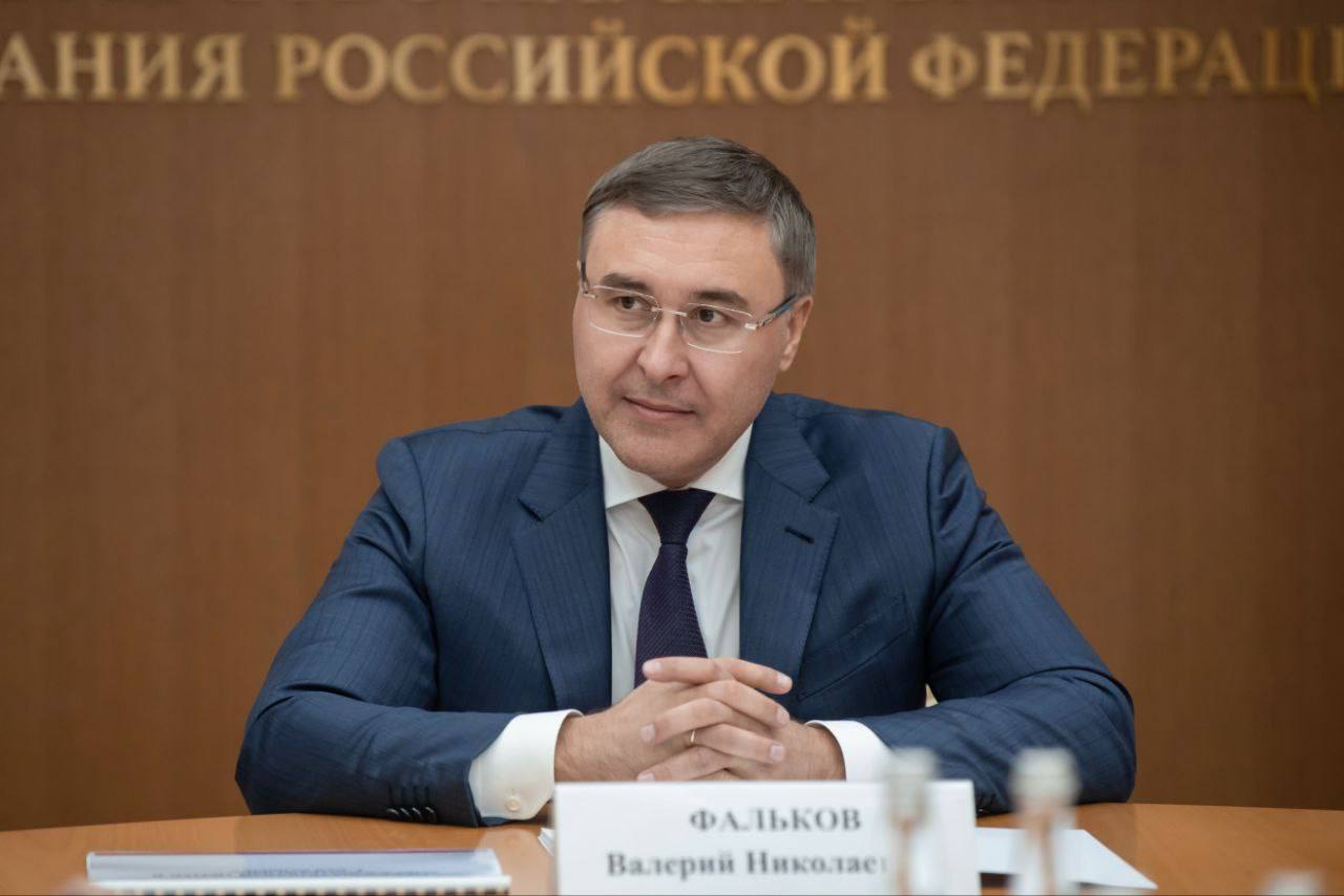 Поздравление с Днем защитника Отечества от главы Минобрнауки Валерия Фалькова