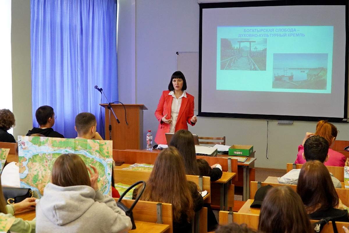 Школьники Тольятти примерили на себя роль студентов Университета сервиса