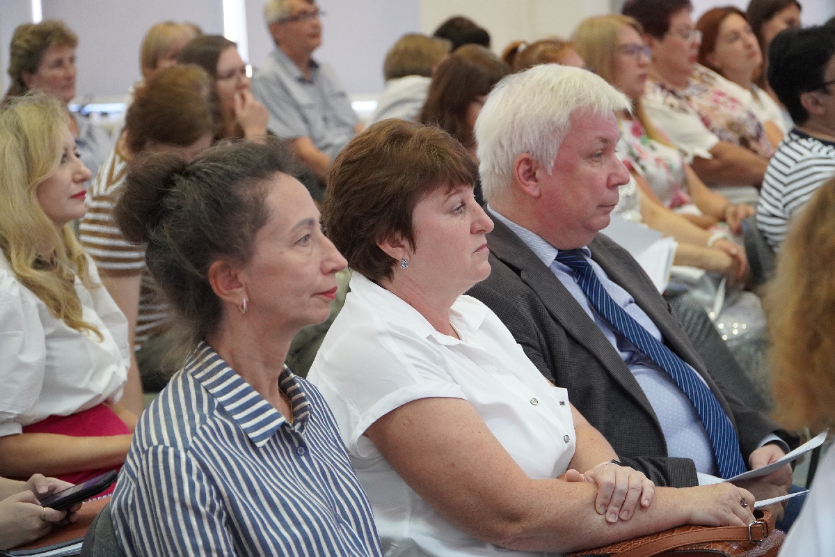 Университет сервиса подвёл итоги прошедшего учебного года и определил задачи на новый