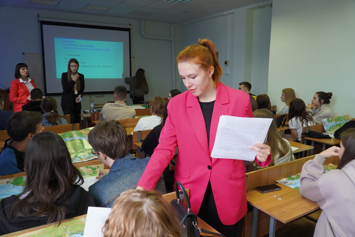 Школьники Тольятти примерили на себя роль студентов Университета сервиса